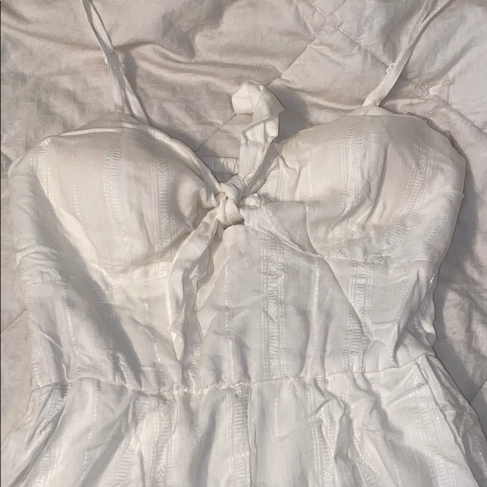 White romper - Picture 2 of 3